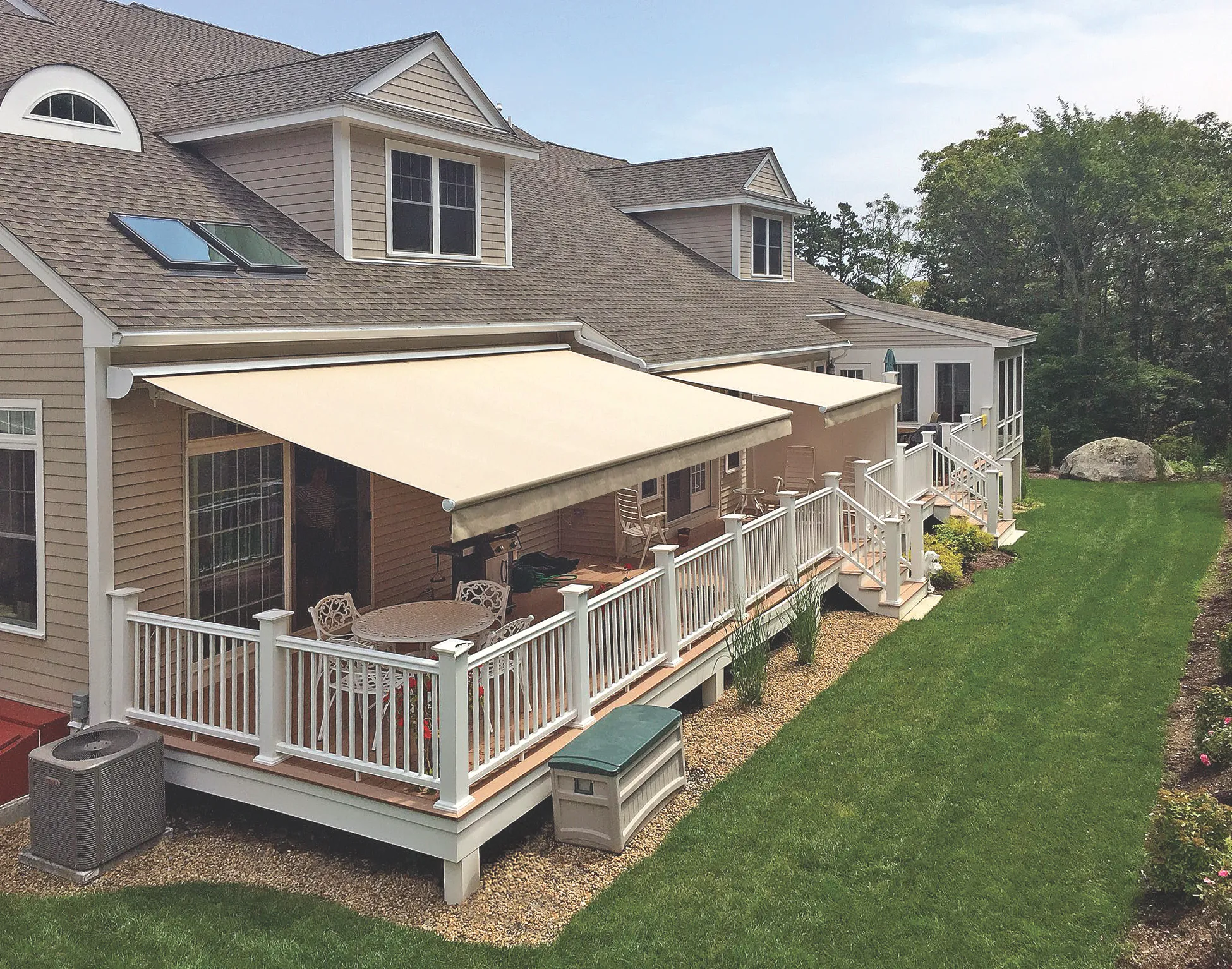Deck retractable awning