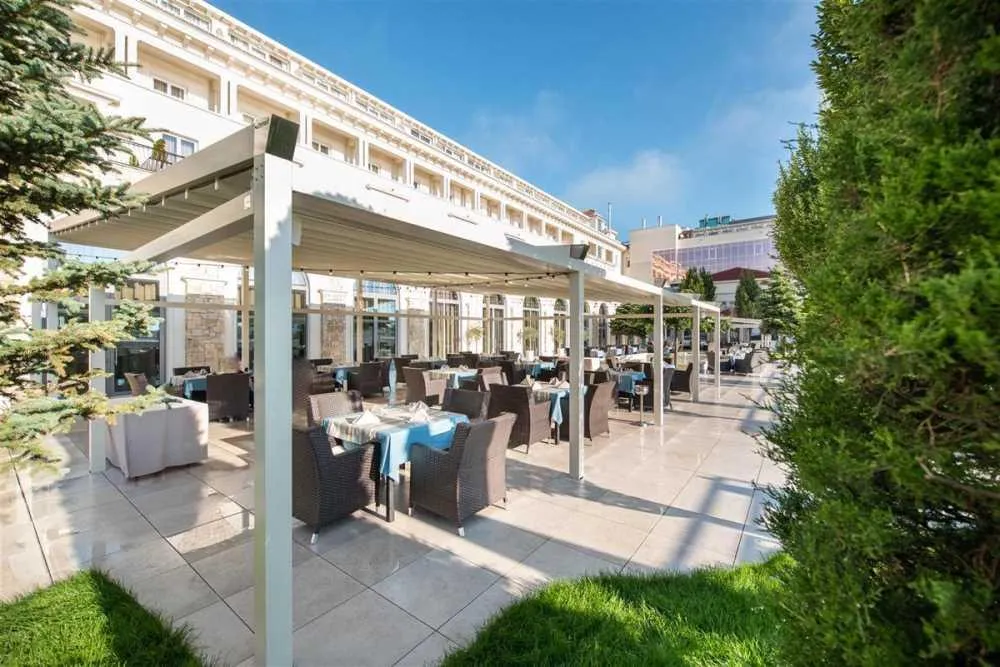 Commercial Pergotenda